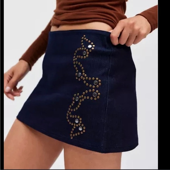 NWT Urban Outfitters|| Ecote Lulu Denim Studded Low Rise Mini Skirt, Med - Picture 1 of 6